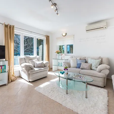 Dream Estate Apartment *